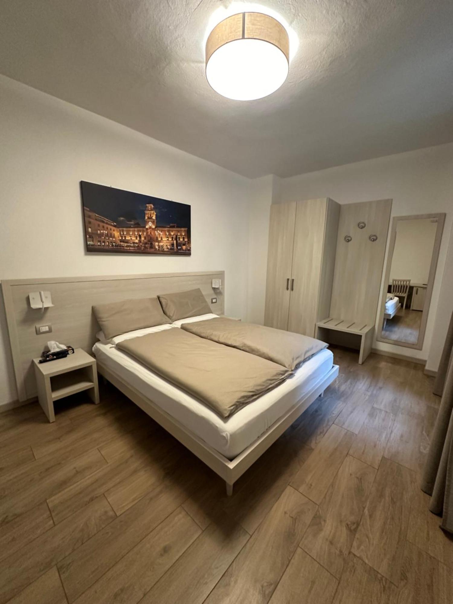 Residenza Pezzani Hotel Parma Eksteriør billede